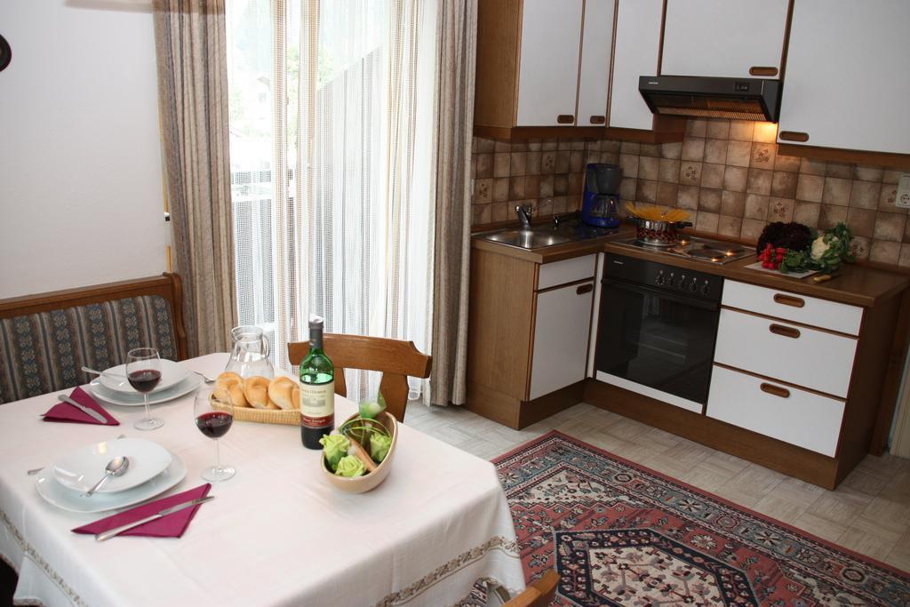Gaestehaus Neuhauser Zell am Ziller Szoba fotó