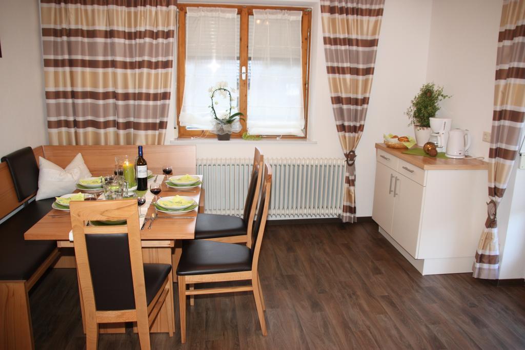 Gaestehaus Neuhauser Zell am Ziller Szoba fotó